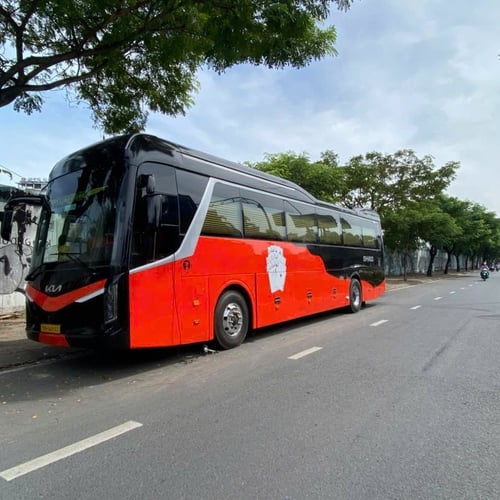 Saigon to Mui Ne transfer – 28 seater Limousine