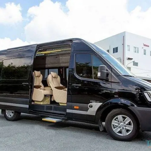 Thuê xe limousine 9 chỗ
