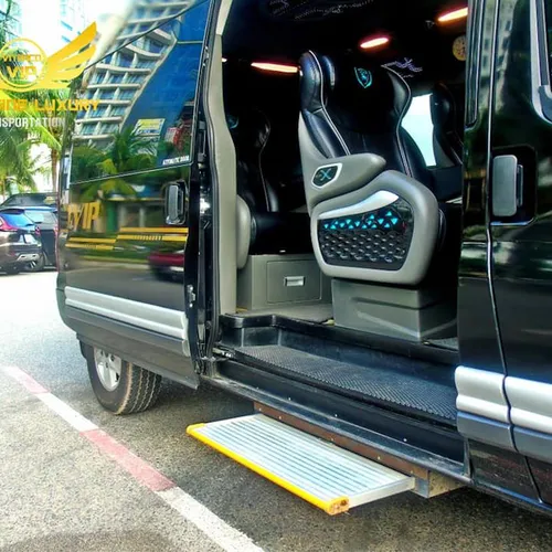 Thuê xe limousine 9 chỗ