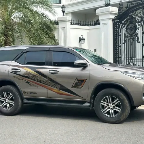 Thuê Xe 7 Chỗ Đi Vĩnh Long: Rộng Rãi, Tiện Nghi Cho Chuyến Vi Vu Miền Tây Cùng Gia Đình!