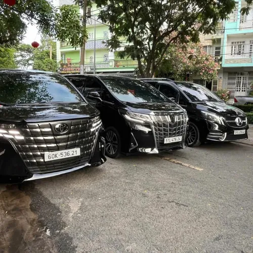 Thuê xe Kia Sedona