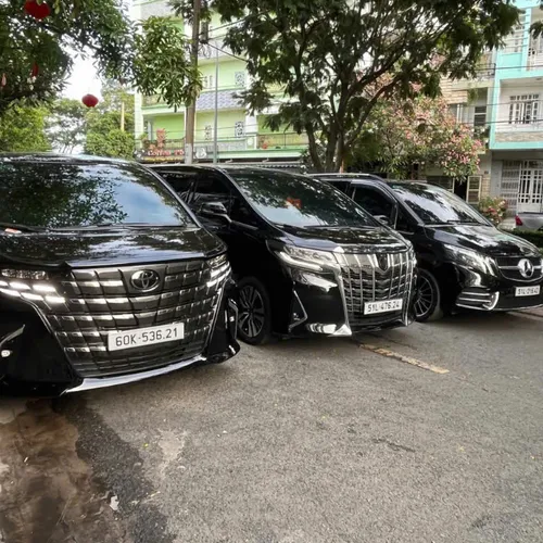 Thuê xe Kia Sedona