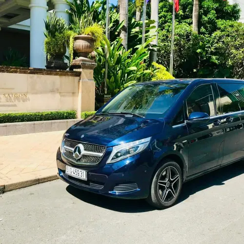 Thuê xe Kia Sedona