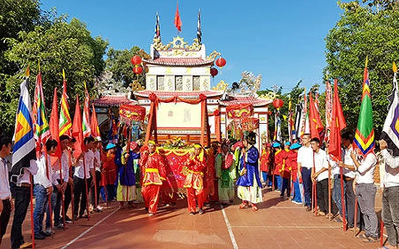 Dinh Thay Thim, Dinh Thay Thim palace