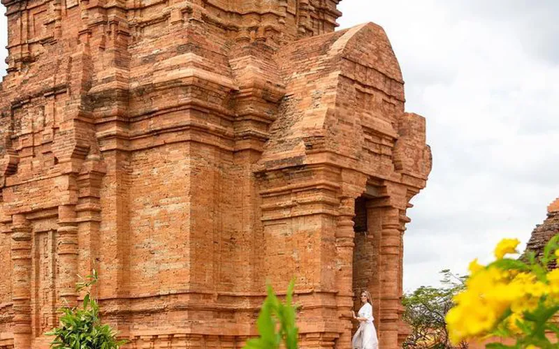 The Poshanu Cham Towers are conveniently located just 7km from the center of Phan Thiet,