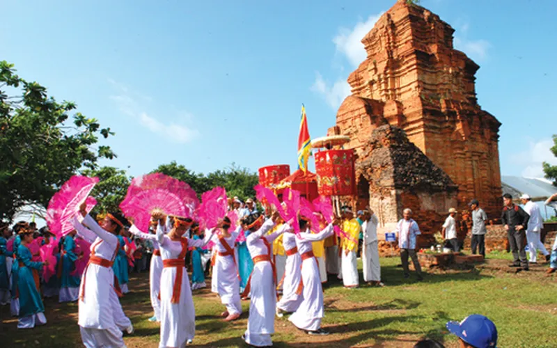 Thuê Xe Mũi Né đi Tháp Poshanu Phan Thiết