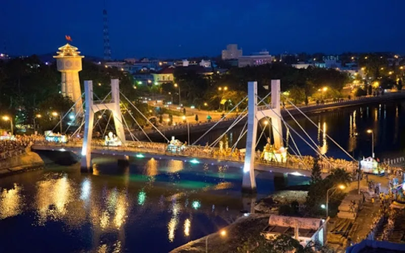 Thuê xe Mũi Né đi tham quan Chợ Phan Thiết