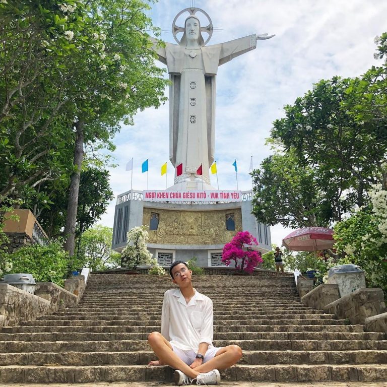 Tượng chúa Giêsu Kito Vua.jpg (197 KB)