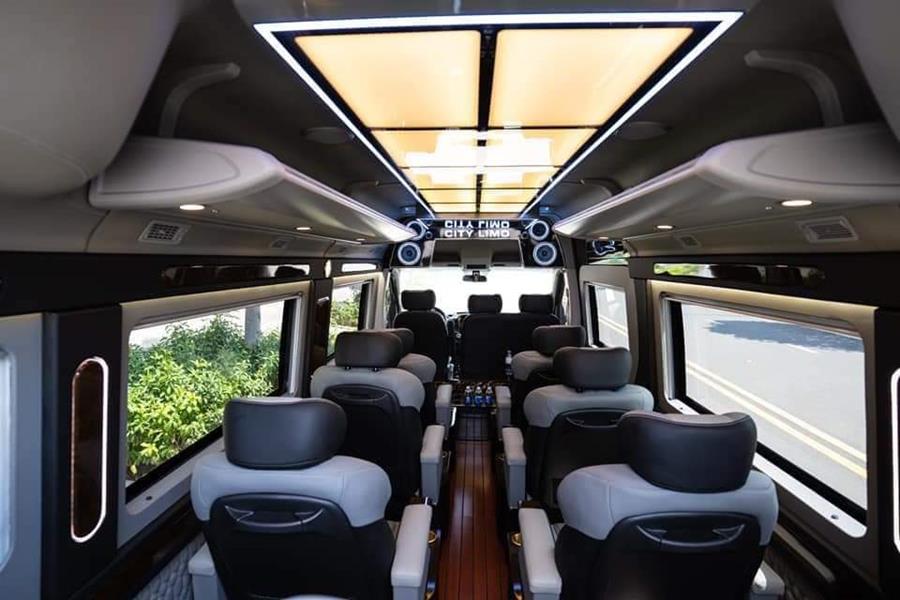 thue-xe-limousine-11-cho-gia-re-muinetourhotel.com_62.jpg (79 KB)