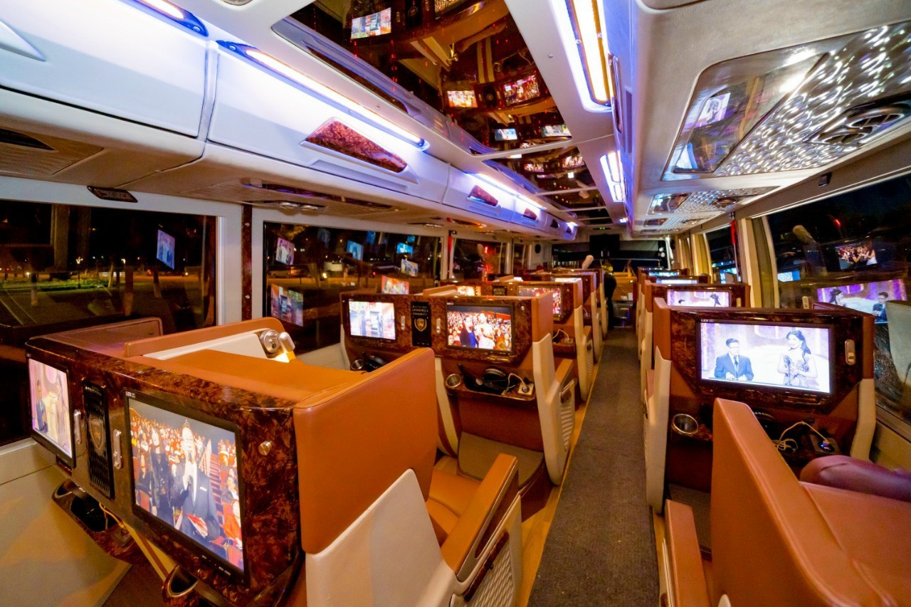 limousine-18-cho-skybus_2.jpg (313 KB)