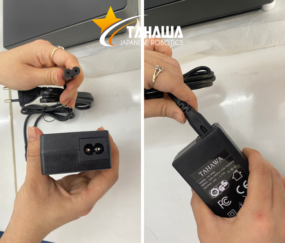 Kết nối đầu cắm điện vào adapter robot lau kính Tahawa Nhật Bản TH-09GL Kết nối đầu cắm điện vào adapter robot lau kính Tahawa Nhật Bản TH-09GL