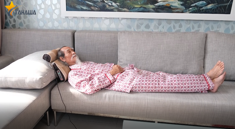 NSƯT Mạnh Dung Trải Nghiệm Hài Lòng Với Gối Massage Đa Năng Tahawa TH-G22T