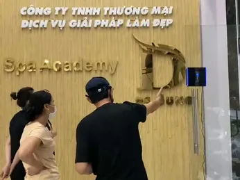 Spa Academy tin tưởng sử dụng robot lau kính Tahawa TH-09GL