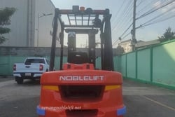 Xe nâng điện Trung Quốc 3.5 tấn pin lithium 