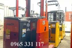 Xe nâng đứng lái Nhật cũ 