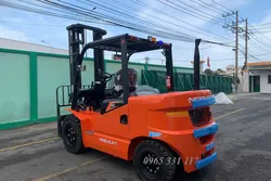 Xe nâng hàng mới Trung Quốc