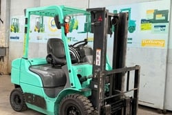 Xe nâng hàng cũ miền Nam