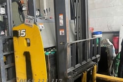 Xe nâng điện đứng lái Nhật qua sử dụng