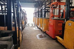 Dịch vụ thuê xe nâng điện đứng lái TPHCM