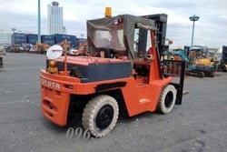 Xe nâng cũ quận 12