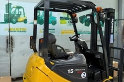 Xe nâng hàng bãi giá rẻ tại Miền Nam 
