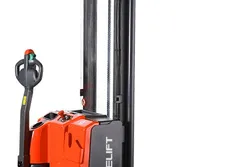 Xe nâng điện cao dắt lái pin Lithium