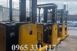 Xe nâng cũ đứng lái chất lượng