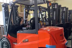 Xe nâng điện Trung Quốc mới