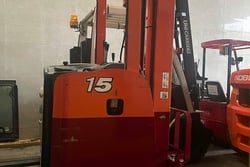 Xe nâng đứng lái Nhật cũ Nhật bãi 