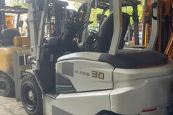 Xe nâng Nhật qua sử dụng tại Xe Nâng Việt Miền Nam 