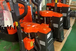 Xe nâng thấp kéo pallet điện Trung Quốc