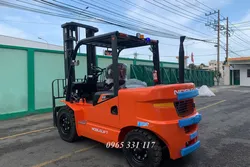 Xe nâng Trung Quốc chạy dầu