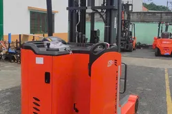 Xe nâng điện Trung Quốc đứng lái  