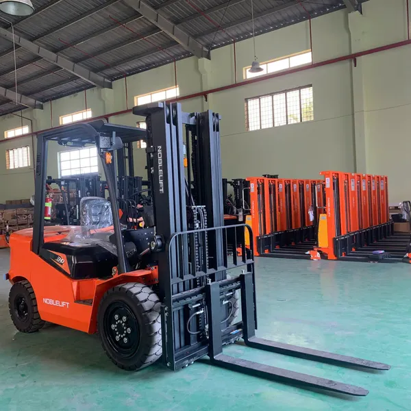 Xe nâng dầu 3 tấn