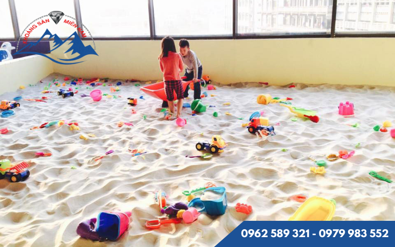 Cát trắng làm sân chơi trẻ em Cát trắng làm sân chơi trẻ em