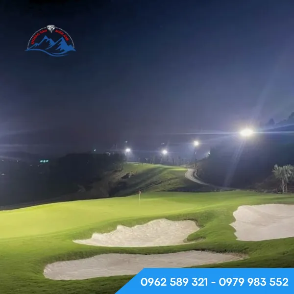 Cát trắng làm sân Golf