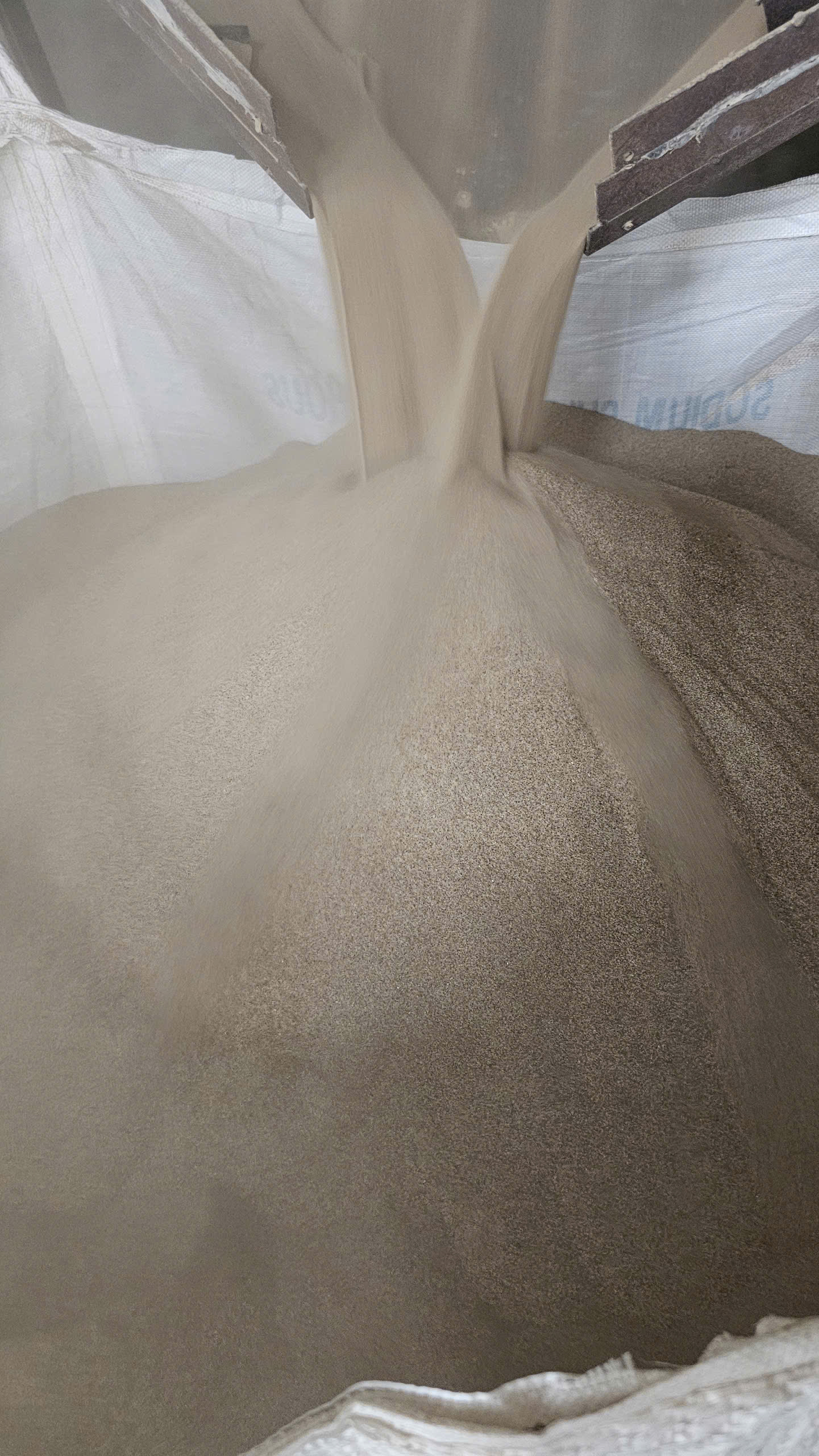 Cát làm keo dán gạch Cát làm keo dán gạch