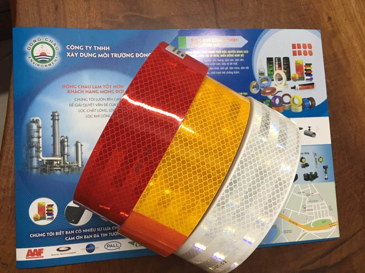 dán decal phản quang