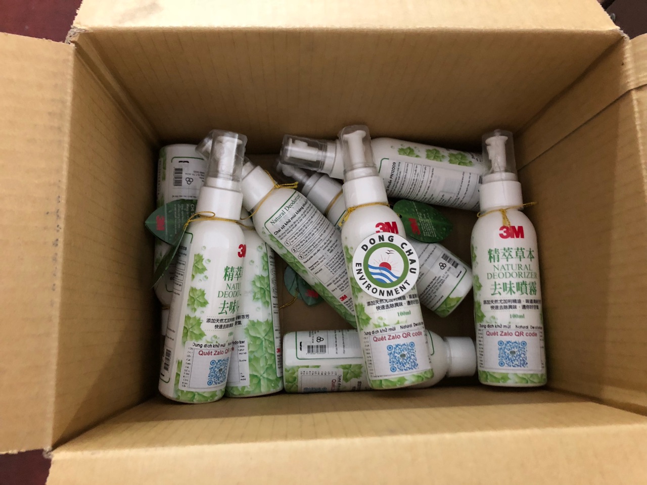 Chai xịt khử mùi hôi ô tô máy lạnh 3M 12009