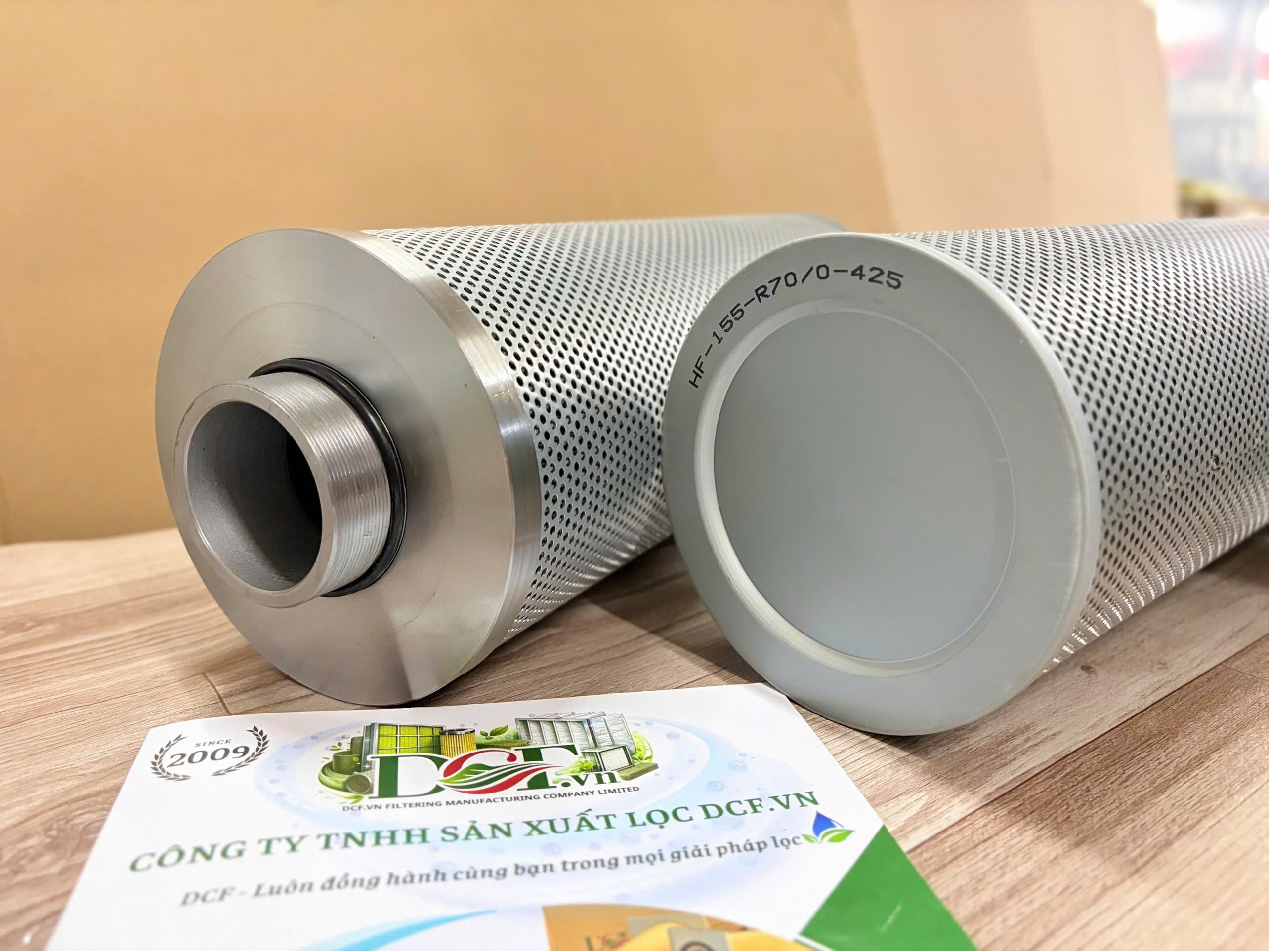 DC-HF-150-R70N/0-425-SS/P/211 – Lọc dầu sấy trước, OD150 x Ren ngoài 70/0 x H425mm, inox xếp nếp, 2 mặt lưới inox đục lỗ