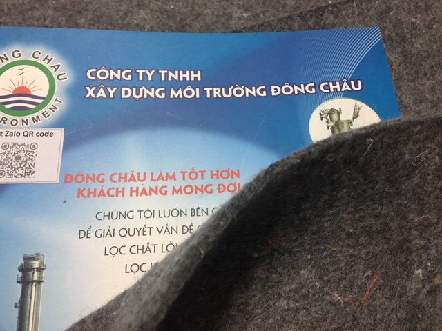 Tấm thấm hút dầu lẫn trong nước thải