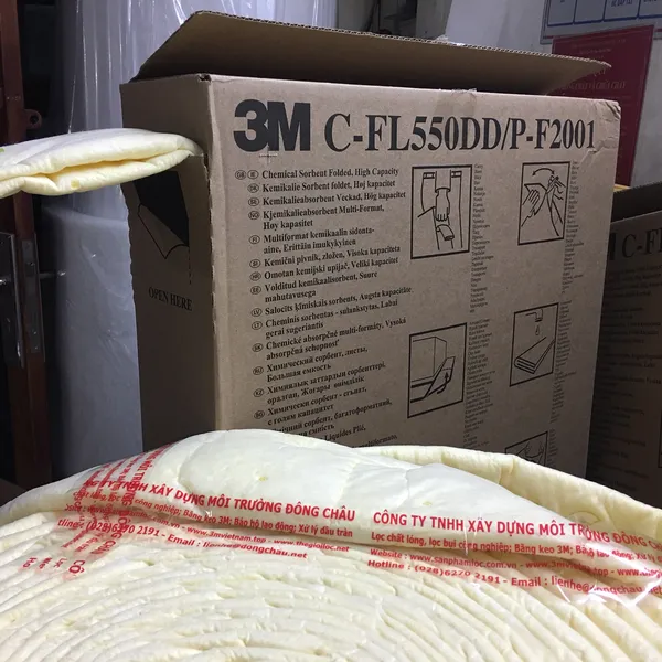Cuộn thấm hút hóa chất đổ tràn 3M C-FL550DD