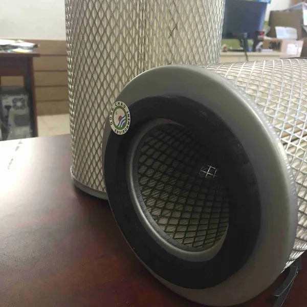 Lõi lọc bụi 1 đầu hở và một đầu kín có đục lỗ