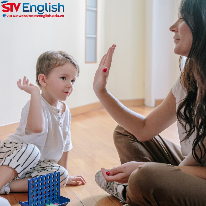 Sự phối hợp của phụ huynh và giáo viên trọng việc dạy tiếng Anh cho bé 5 tuổi Sự phối hợp của phụ huynh và giáo viên trọng việc dạy tiếng Anh cho bé 5 tuổi