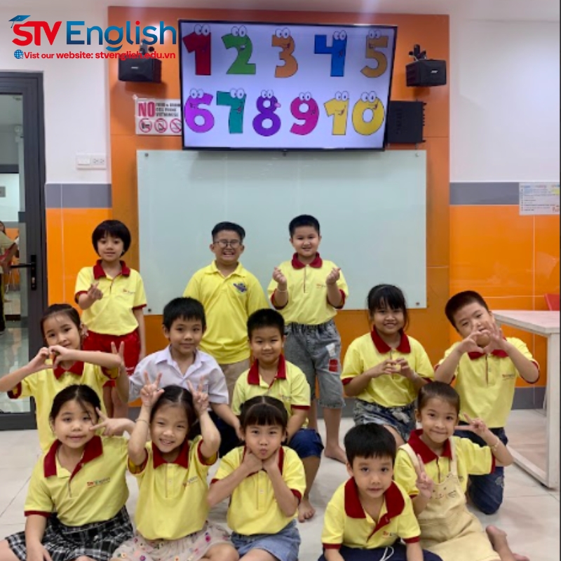 Học tiếng Anh qua thuyết trình giúp trẻ tự tin hơn Học tiếng Anh qua thuyết trình giúp trẻ tự tin hơn