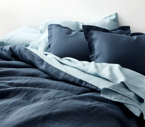 Việc trải chăn ga giường cưới theo phong thủy không chỉ mang lại vẻ đẹp hài hòa mà còn được tin là sẽ mang đến may mắn, hạnh phúc và sự hòa hợp cho đôi vợ chồng trẻ. Việc trải chăn ga giường cưới theo phong thủy không chỉ mang lại vẻ đẹp hài hòa mà còn được tin là sẽ mang đến may mắn, hạnh phúc và sự hòa hợp cho đôi vợ chồng trẻ.