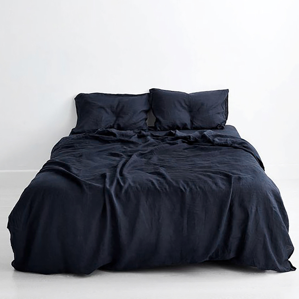 Hãy chọn bộ chăn ga khách sạn làm từ cotton 100%, Tencel hoặc lụa satin cao cấp để đảm bảo độ mềm mại, thoáng mát và độ bền cao. Hãy chọn bộ chăn ga khách sạn làm từ cotton 100%, Tencel hoặc lụa satin cao cấp để đảm bảo độ mềm mại, thoáng mát và độ bền cao.