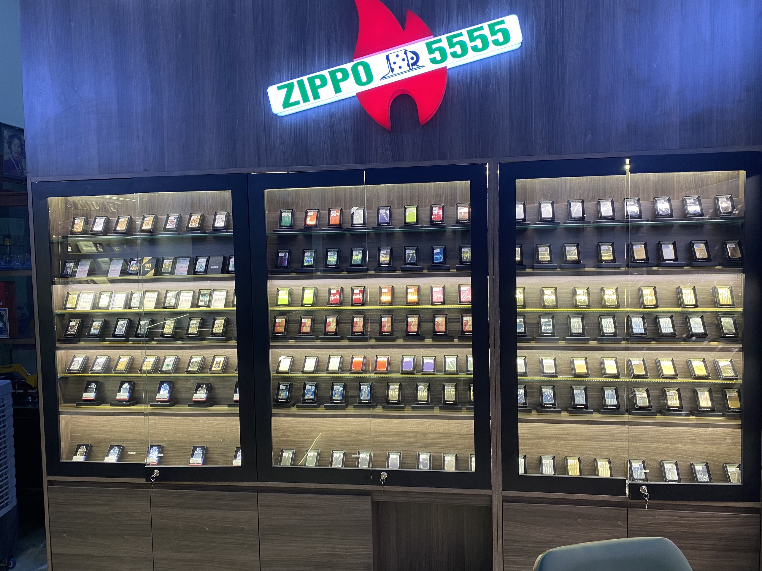 Comming Soon Cửa hàng Zippo 5555  Comming Soon Cửa hàng Zippo 5555