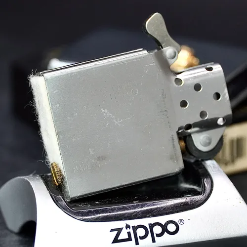 ZIPPO XƯA 1990 - HÀNG XƯA THẬP NIÊN 90s _ CHỦ ĐỀ LOGO HẢI QUÂN