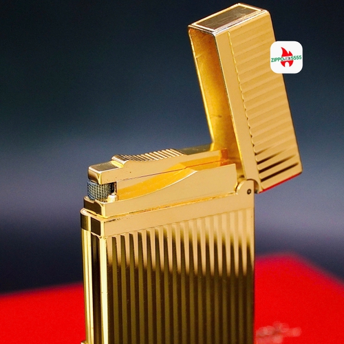 S.T. Dupont Ligne 2 form cao thập niên 1980s. Toàn thân mạ vàng họa tiết vân sọc đứng vertical line